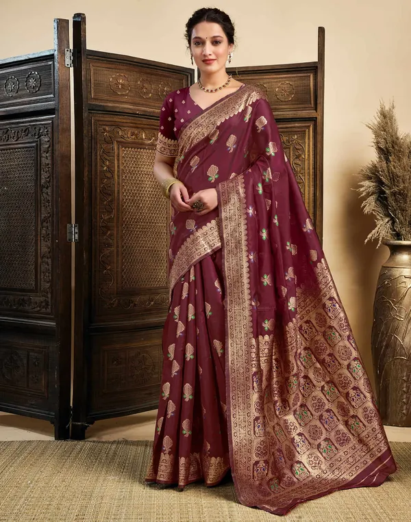 Maroon_Silk_Blend_Baluchari_Saree_With_Unstitched_Blouse_Piece