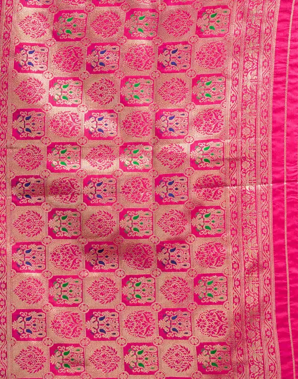 Pink_Silk_Blend_Baluchari_Saree_With_Unstitched_Blouse_Piece