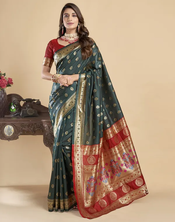 Dark_Green_Luxurious_Silk_Blend_Paithani_Saree_With_Unstitched_Blouse_Piece