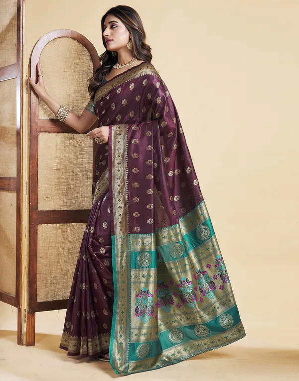 Maroon_Silk_Blend_Paithani_Saree_With_Unstitched_Blouse_Piece