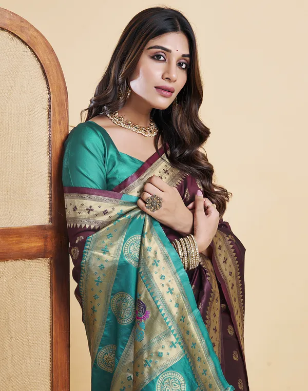 Maroon_Silk_Blend_Paithani_Saree_With_Unstitched_Blouse_Piece