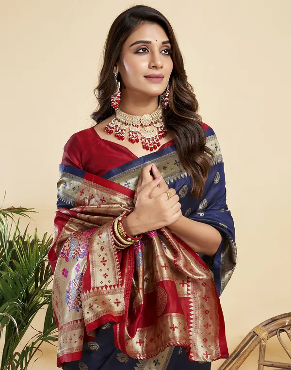 Navy_Blue_Luxurious_Silk_Blend_Paithani_Saree_With_Unstitched_Blouse_Piece