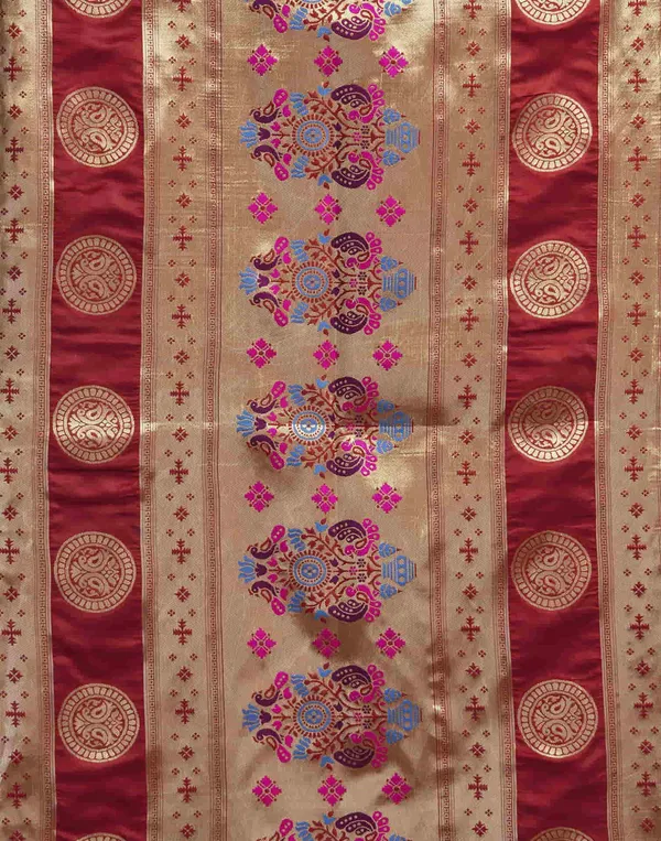 Navy_Blue_Luxurious_Silk_Blend_Paithani_Saree_With_Unstitched_Blouse_Piece