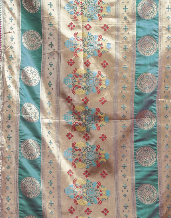 Pink_Silk_Blend_Paithani_Saree_With_Unstitched_Blouse_Piece