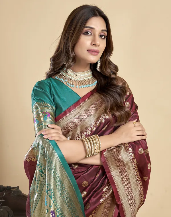 Maroon_Luxurious_Silk_Blend_Paithani_Saree_With_Unstitched_Blouse_Piece