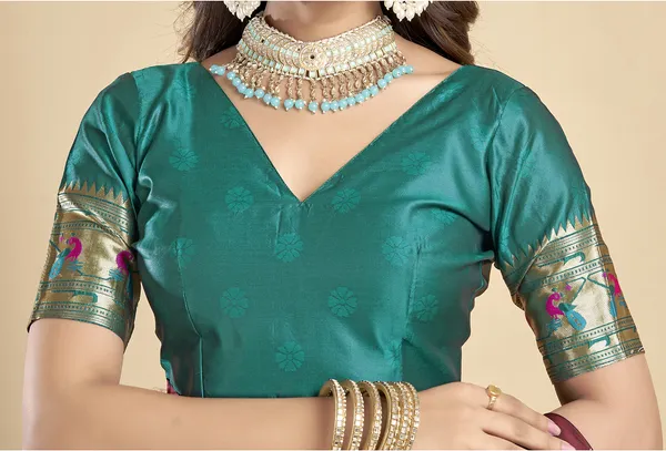 Maroon_Luxurious_Silk_Blend_Paithani_Saree_With_Unstitched_Blouse_Piece