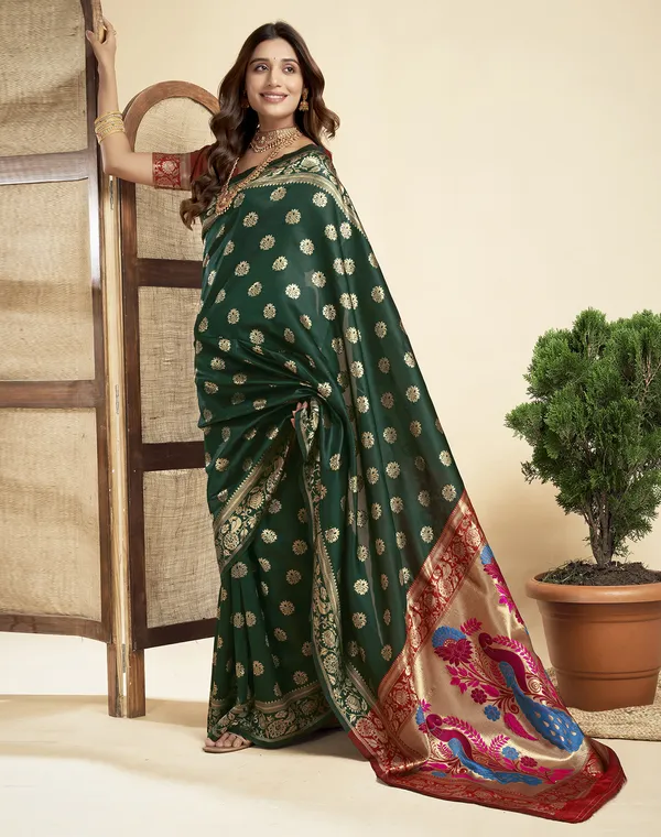 Dark_Green_Elegant_Silk_Blend_Paithani_Saree_With_Unstitched_Blouse_Piece