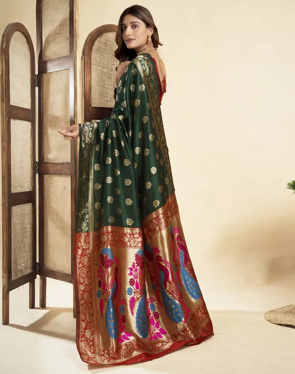 Dark_Green_Elegant_Silk_Blend_Paithani_Saree_With_Unstitched_Blouse_Piece