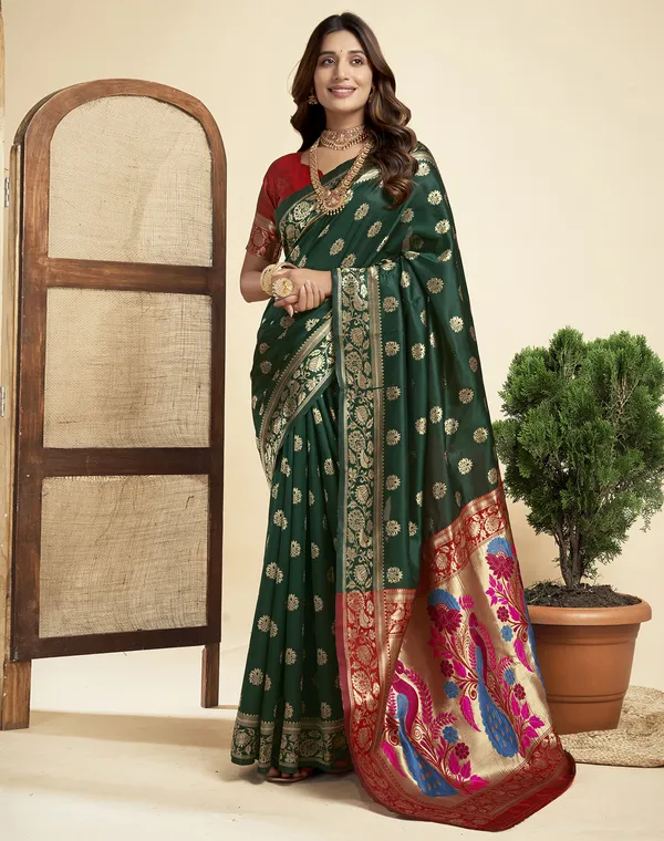 Dark_Green_Elegant_Silk_Blend_Paithani_Saree_With_Unstitched_Blouse_Piece