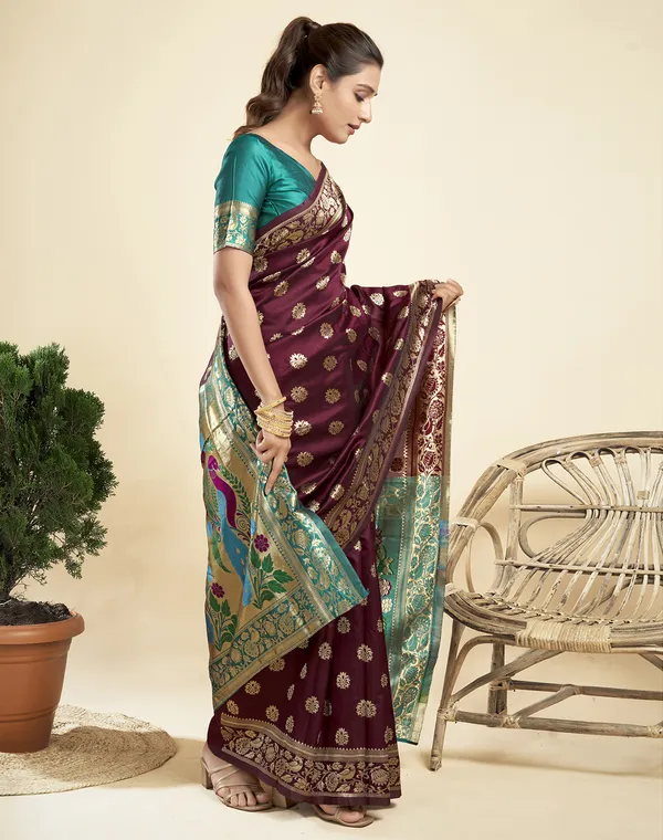 Maroon_Elegant_Silk_Blend_Paithani_Saree_With_Unstitched_Blouse_Piece