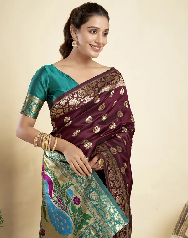 Maroon_Elegant_Silk_Blend_Paithani_Saree_With_Unstitched_Blouse_Piece