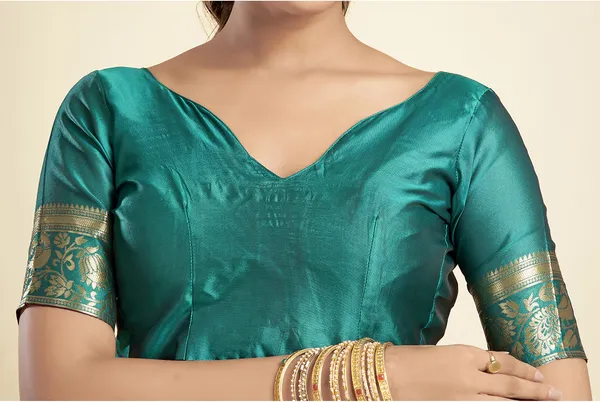 Maroon_Elegant_Silk_Blend_Paithani_Saree_With_Unstitched_Blouse_Piece
