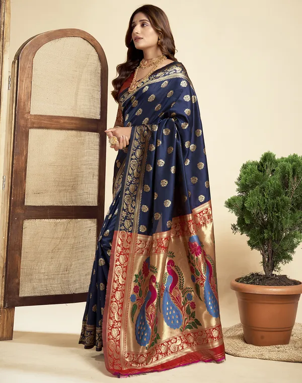 Navy_Blue_Elegant_Silk_Blend_Paithani_Saree_With_Unstitched_Blouse_Piece