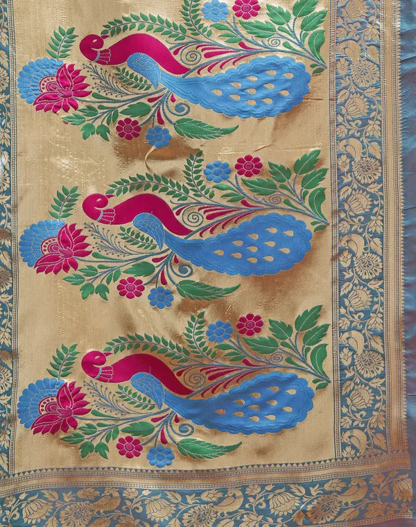 Red_Elegant_Silk_Blend_Paithani_Saree_With_Unstitched_Blouse_Piece