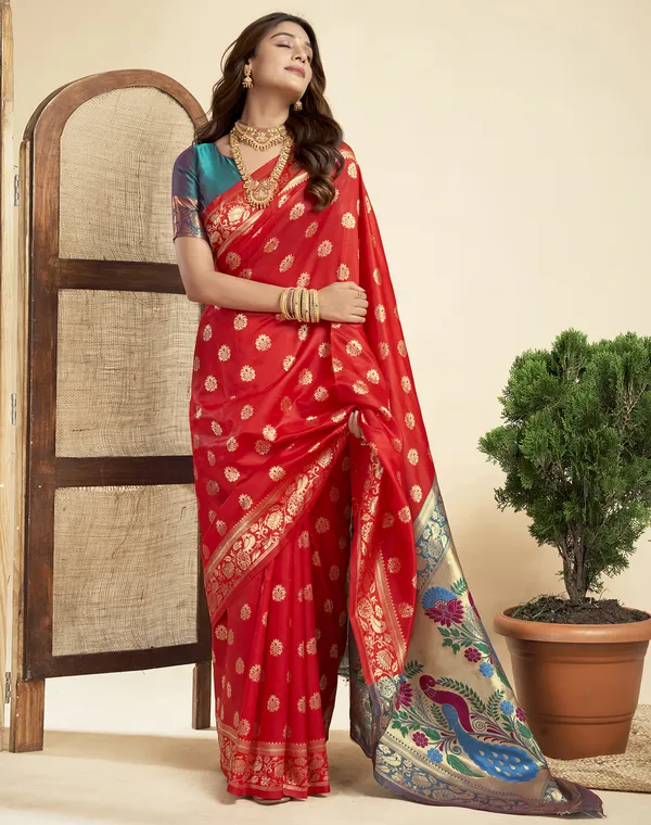 Red_Elegant_Silk_Blend_Paithani_Saree_With_Unstitched_Blouse_Piece