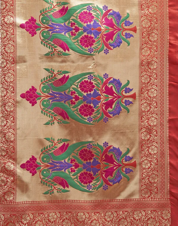 Dark_Green_Luxurious_Silk_Blend_Paithani_Saree_With_Unstitched_Blouse_Piece