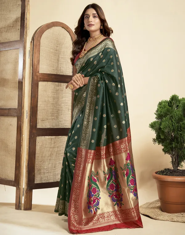 Dark_Green_Luxurious_Silk_Blend_Paithani_Saree_With_Unstitched_Blouse_Piece