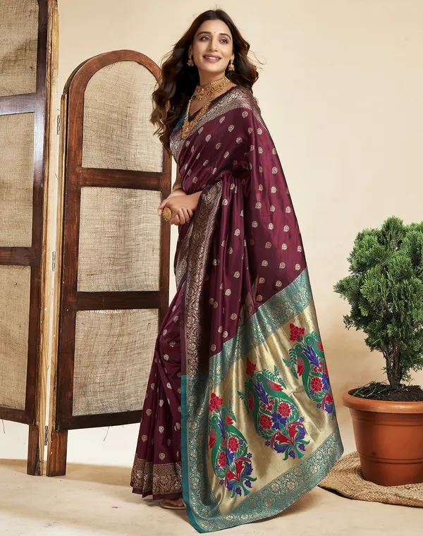 Maroon_Luxurious_Silk_Blend_Paithani_Saree_With_Unstitched_Blouse_Piece
