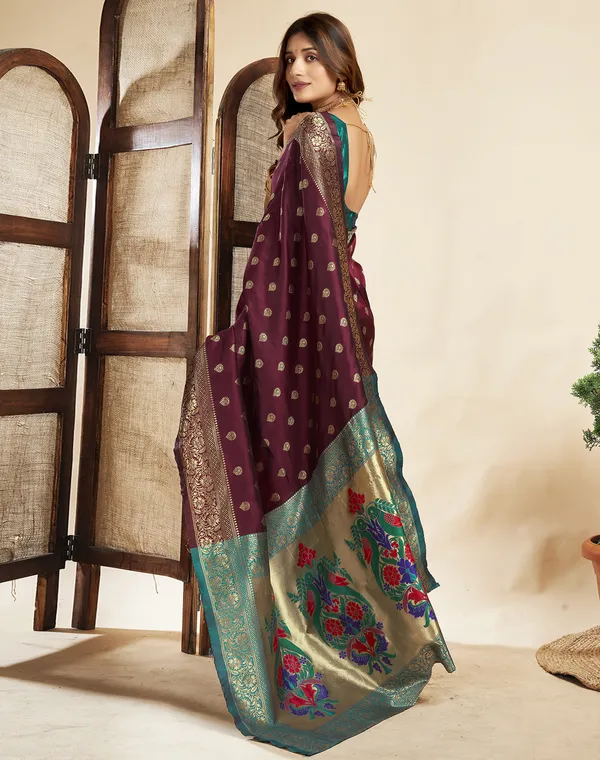 Maroon_Luxurious_Silk_Blend_Paithani_Saree_With_Unstitched_Blouse_Piece