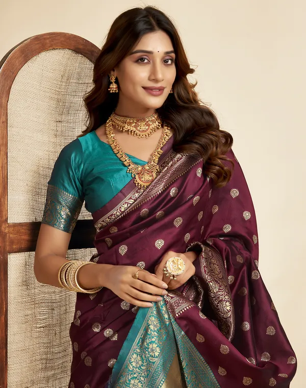 Maroon_Luxurious_Silk_Blend_Paithani_Saree_With_Unstitched_Blouse_Piece