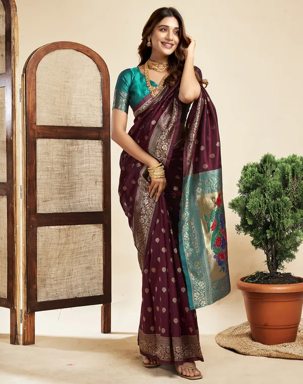 Maroon_Luxurious_Silk_Blend_Paithani_Saree_With_Unstitched_Blouse_Piece