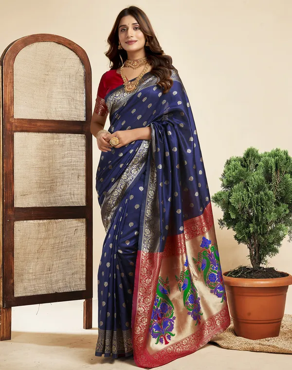 Navy_Blue_Luxurious_Silk_Blend_Paithani_Saree_With_Unstitched_Blouse_Piece
