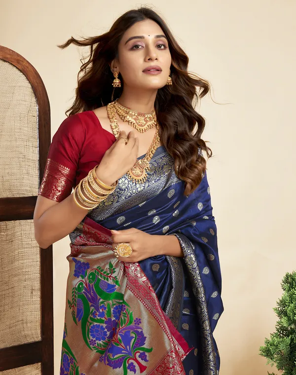 Navy_Blue_Luxurious_Silk_Blend_Paithani_Saree_With_Unstitched_Blouse_Piece