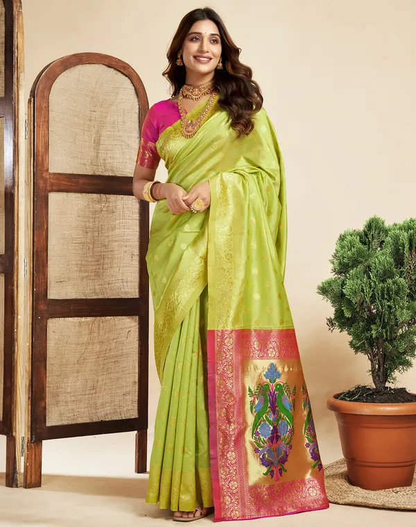 Lemon_Yellow_Luxurious_Silk_Blend_Paithani_Saree_With_Unstitched_Blouse_Piece
