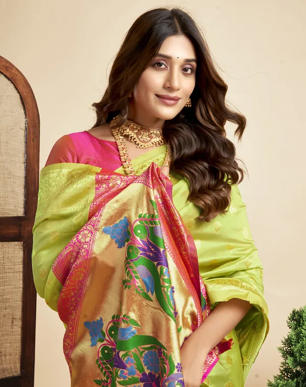 Lemon_Yellow_Luxurious_Silk_Blend_Paithani_Saree_With_Unstitched_Blouse_Piece