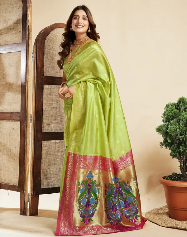 Lemon_Yellow_Luxurious_Silk_Blend_Paithani_Saree_With_Unstitched_Blouse_Piece
