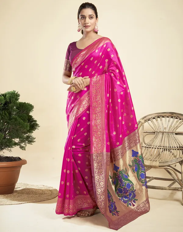 Pink_Luxurious_Silk_Blend_Paithani_Saree_With_Unstitched_Blouse_Piece