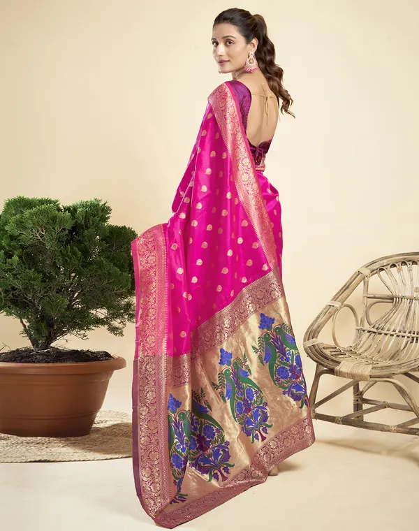 Pink_Luxurious_Silk_Blend_Paithani_Saree_With_Unstitched_Blouse_Piece