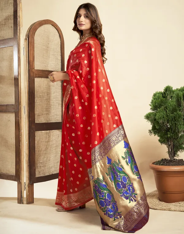 Red_Luxurious_Silk_Blend_Paithani_Saree_With_Unstitched_Blouse_Piece