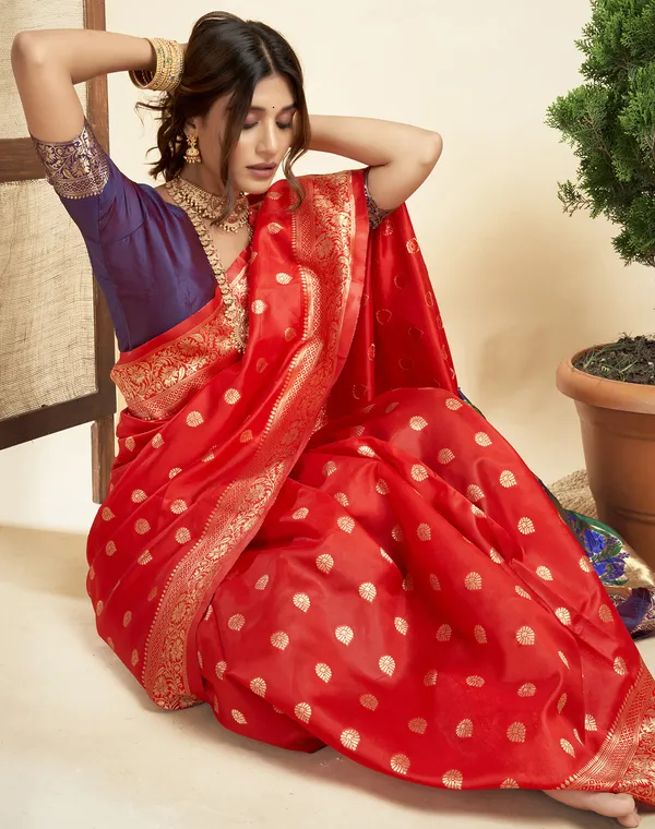 Red_Luxurious_Silk_Blend_Paithani_Saree_With_Unstitched_Blouse_Piece