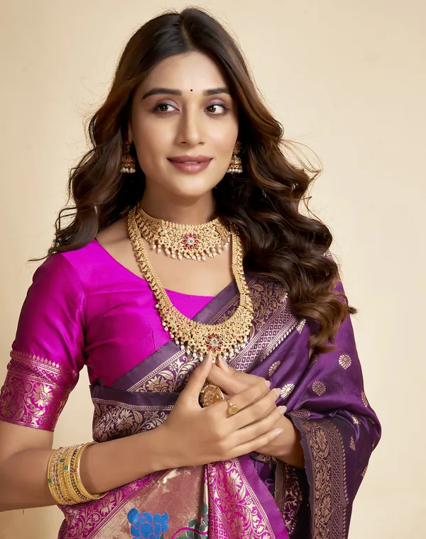Wine_Luxurious_Silk_Blend_Paithani_Saree_With_Unstitched_Blouse_Piece