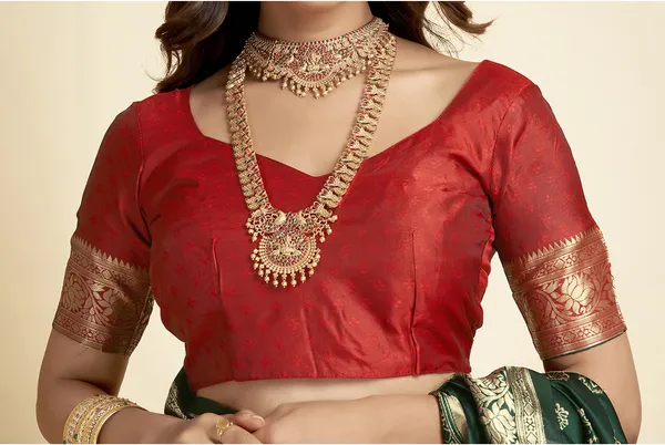 Dark_Green_Silk_Blend_Paithani_Saree_With_Unstitched_Blouse_Piece