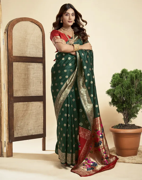 Dark_Green_Silk_Blend_Paithani_Saree_With_Unstitched_Blouse_Piece