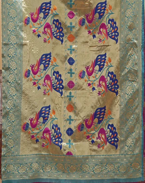 Maroon_Silk_Blend_Paithani_Saree_With_Unstitched_Blouse_Piece