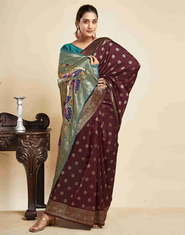 Maroon_Silk_Blend_Paithani_Saree_With_Unstitched_Blouse_Piece