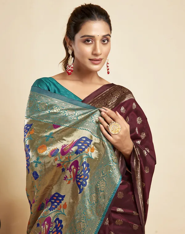 Maroon_Silk_Blend_Paithani_Saree_With_Unstitched_Blouse_Piece