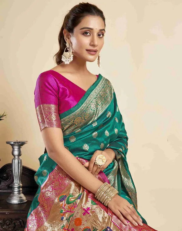 Teal_Ornate_Silk_Blend_Paithani_Saree_With_Unstitched_Blouse_Piece