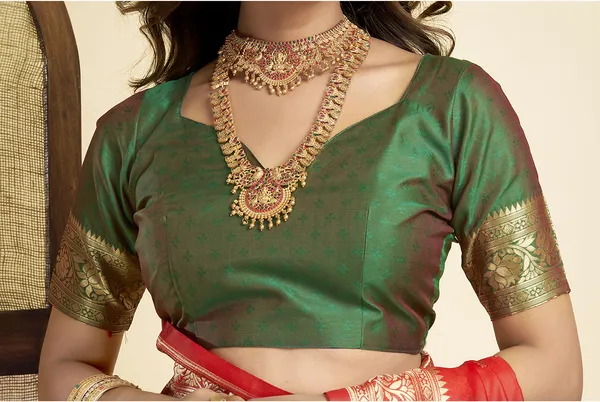 Red_Ornate_Silk_Blend_Paithani_Saree_With_Unstitched_Blouse_Piece
