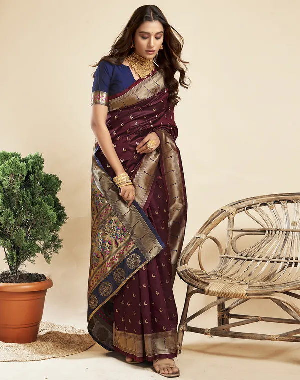 Maroon_Silk_Blend_Paithani_Saree_With_Unstitched_Blouse_Piece