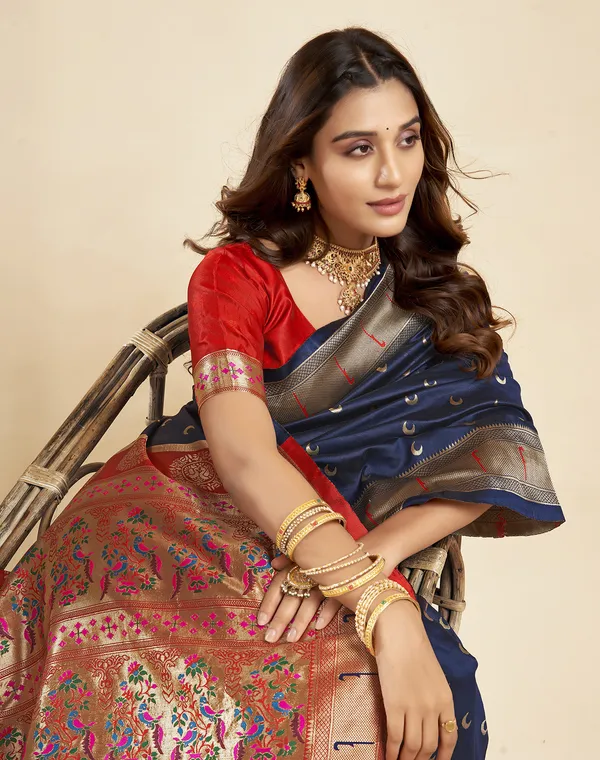 Navy_Blue_Silk_Blend_Paithani_Saree_With_Unstitched_Blouse_Piece