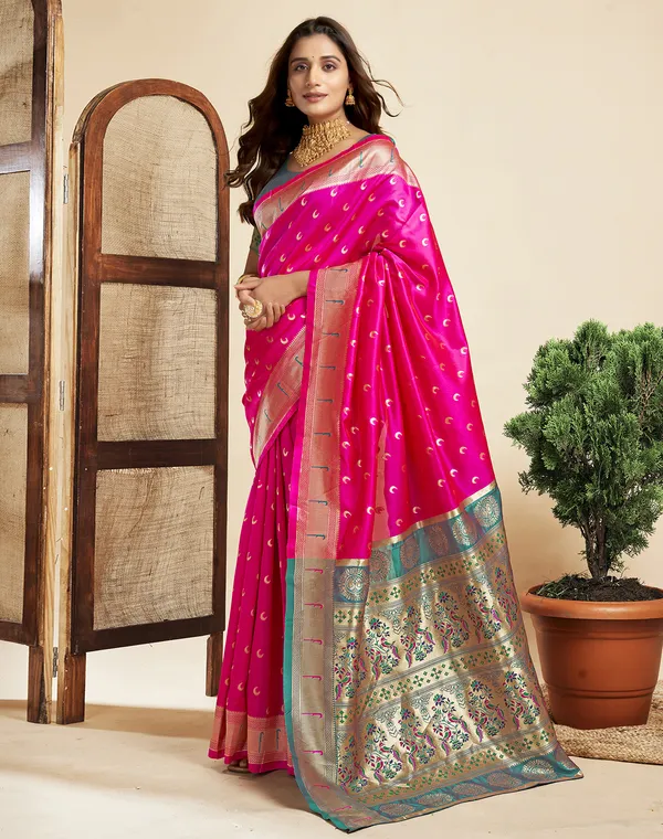 Pink_Silk_Blend_Paithani_Saree_With_Unstitched_Blouse_Piece