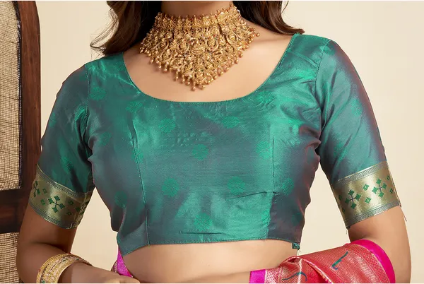 Pink_Silk_Blend_Paithani_Saree_With_Unstitched_Blouse_Piece