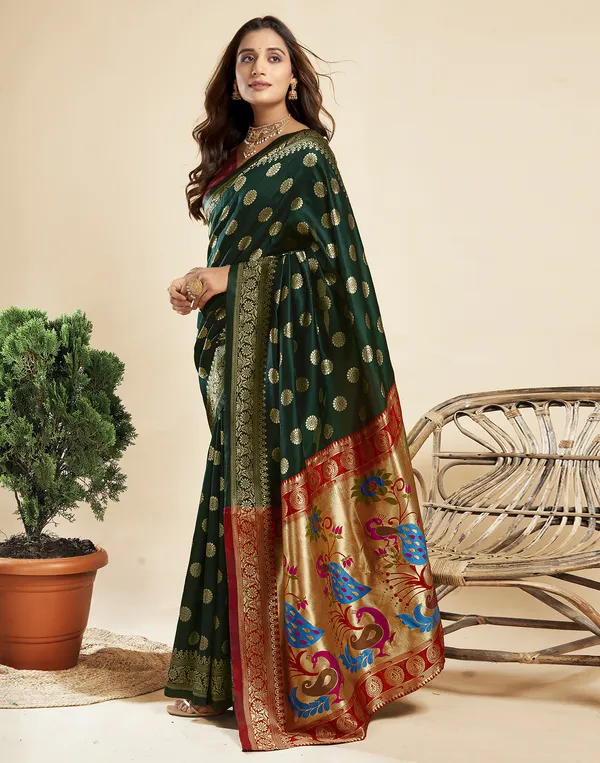 Dark_Green_Luxurious_Silk_Blend_Paithani_Saree_With_Unstitched_Blouse_Piece