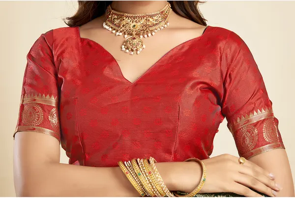 Dark_Green_Luxurious_Silk_Blend_Paithani_Saree_With_Unstitched_Blouse_Piece