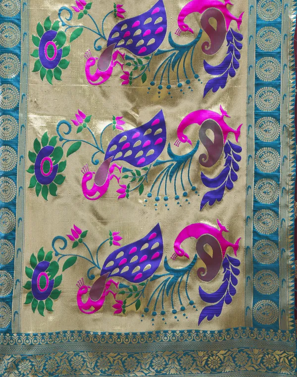 Maroon_Luxurious_Silk_Blend_Paithani_Saree_With_Unstitched_Blouse_Piece