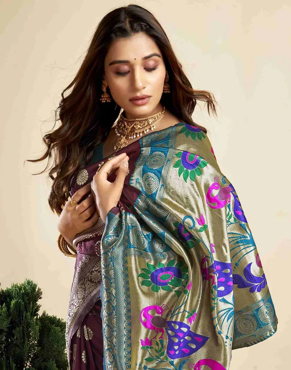 Maroon_Luxurious_Silk_Blend_Paithani_Saree_With_Unstitched_Blouse_Piece